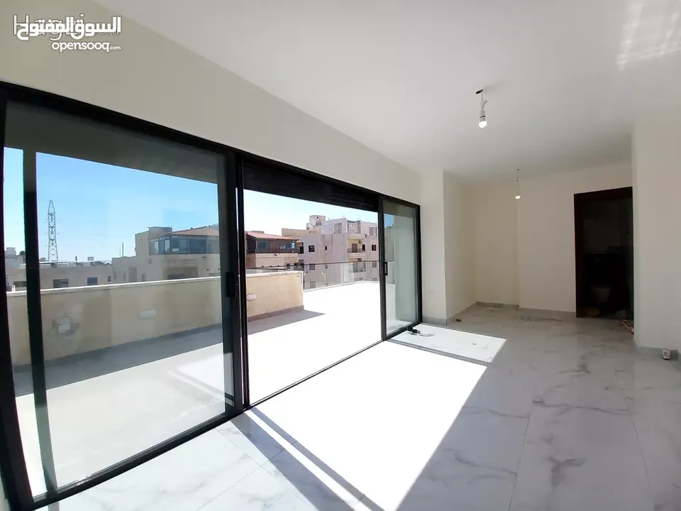 روف شبه مفروش للإيجار في دير غبار  ( Property 33406 ) سنوي فقط