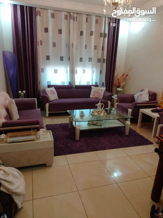 طقم كنب +طاولة سفرة خشب ثمانية مقاعد