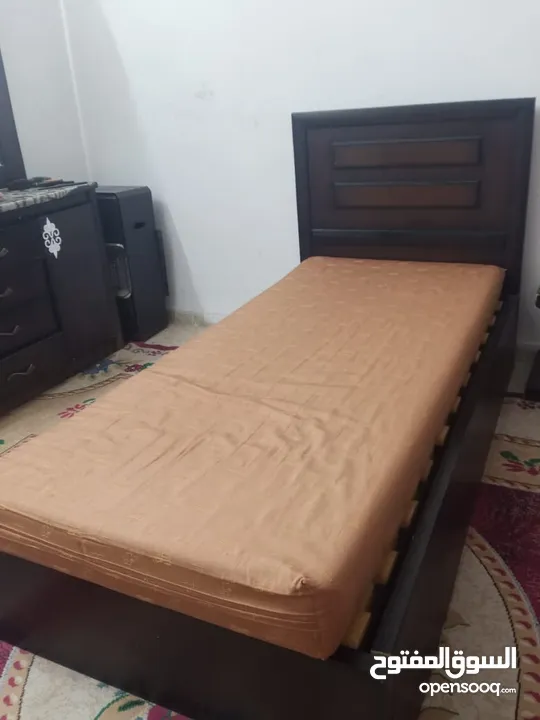 غرفه نوم مجوز + غرفه نوم مفرد مستعمل للبيع