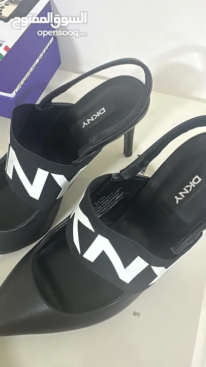 Shoes من DKNY
