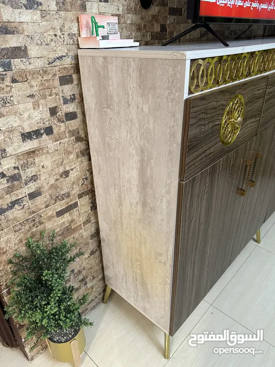 طاولة تلفزيون للبيع