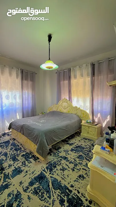 شقة مع اثاث
