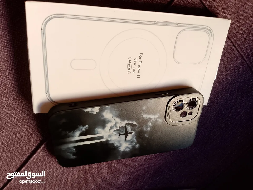 iPhone 11 بطاريه 90 اصلي  معاه شاحن ابل   وايضا 8 كفرات غير مفتوح نهائيا وكاله الشركه