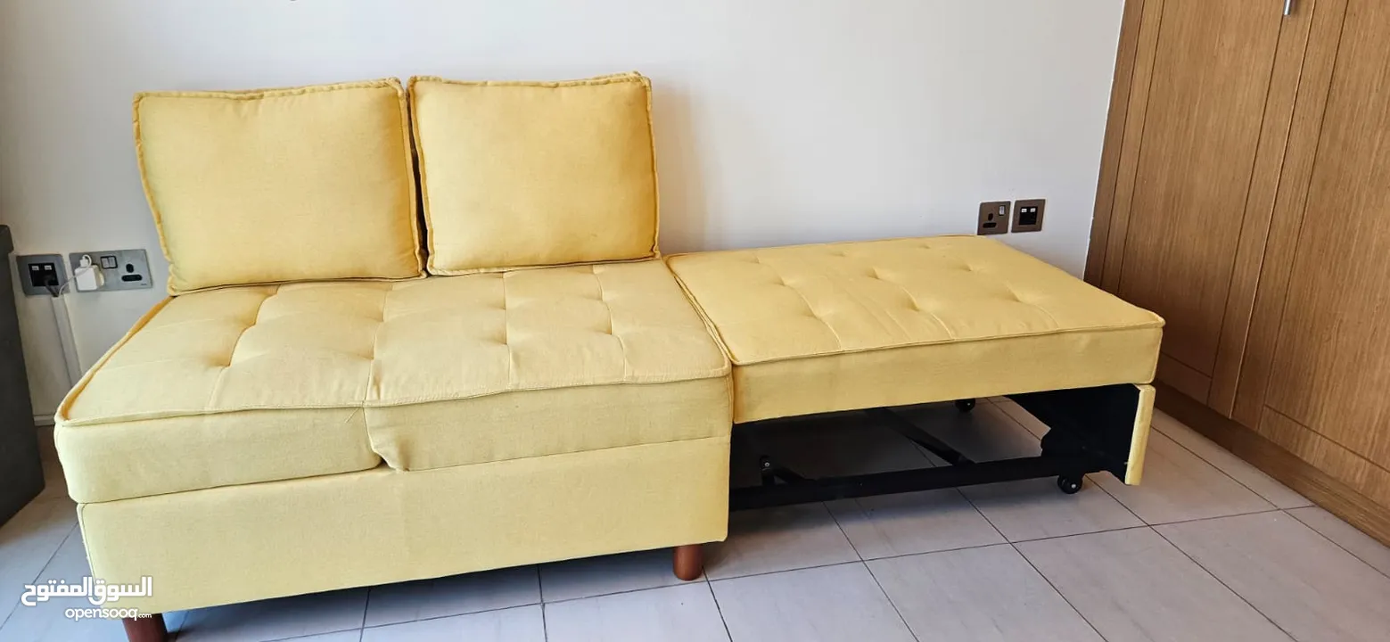 COMPACT SOFA BED WITH MULTIPLE STYLE OPTIONS