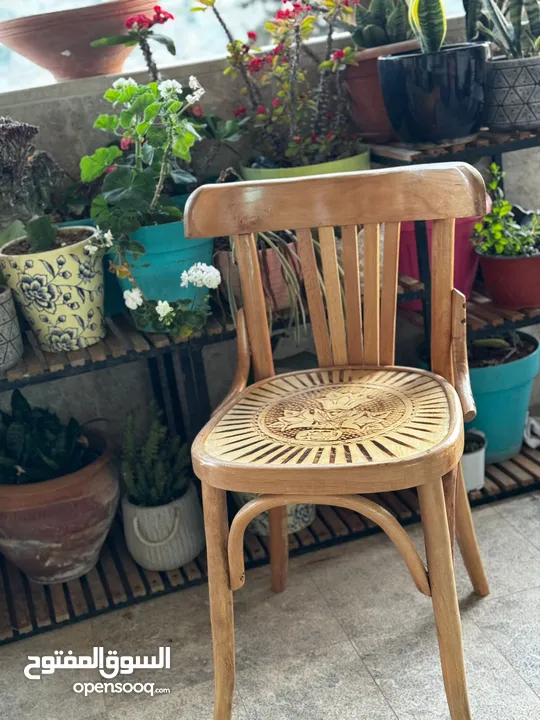 كرسي خشب شركة القيصر