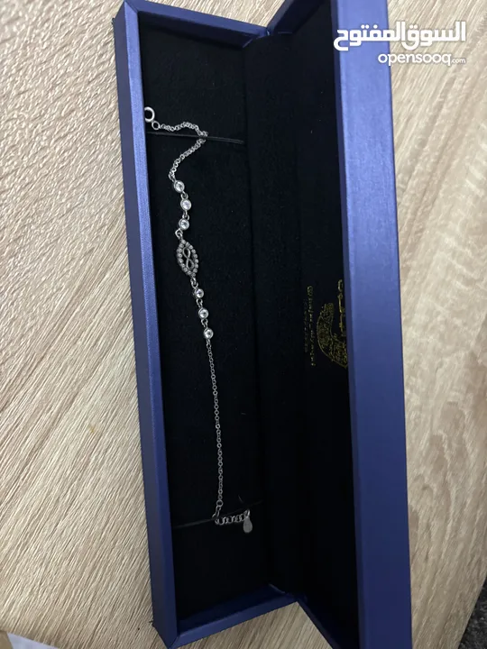 Brand new silver necklace set