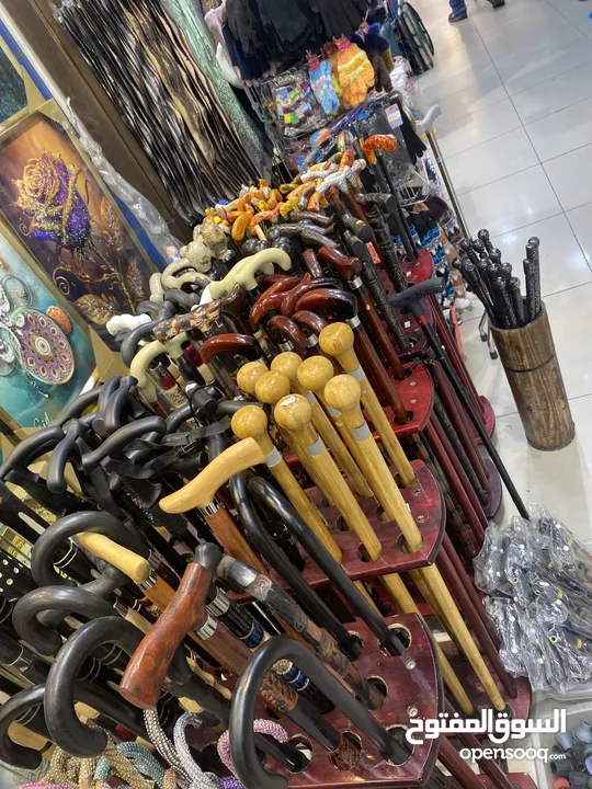 عكازة خشب متعددة الاشكال