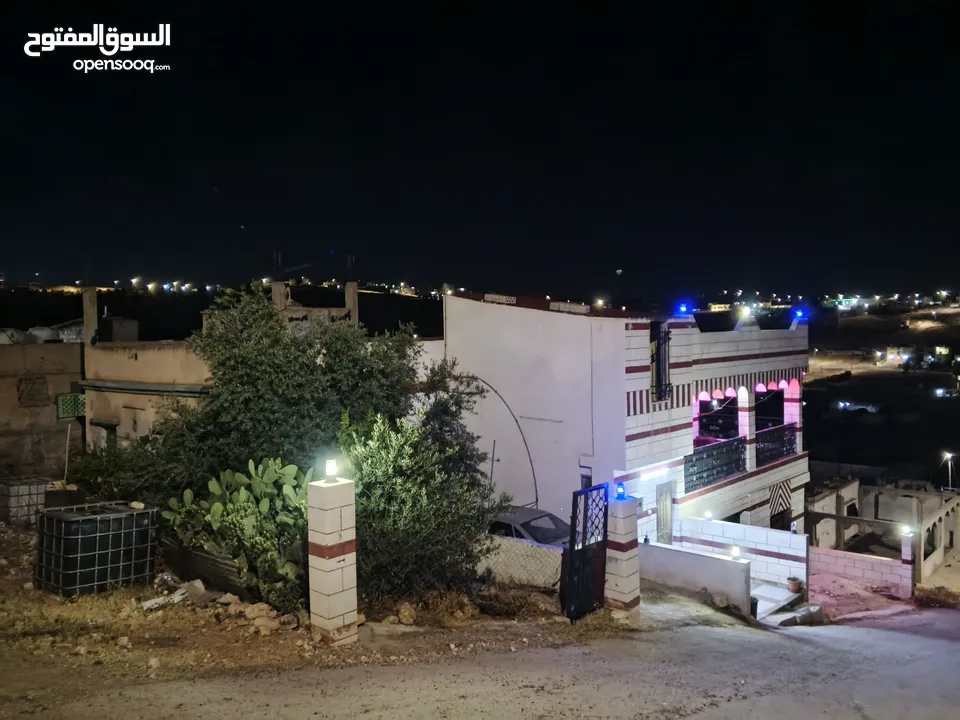 بيت للبيع بداعي السفر الموقع المفرق بلعما الحي الشمالي بجانب مسجد خالد بن الوليد  المالك الشيخ ماجد