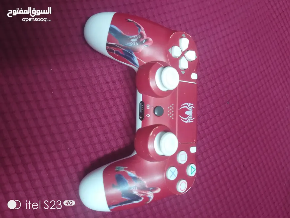 موجود ايد بلايستيشن 4 كوبي 1 شغاله ميه ميه على الفحص استخدام يومين لسا جديده  تقريبا نفس الاصليه