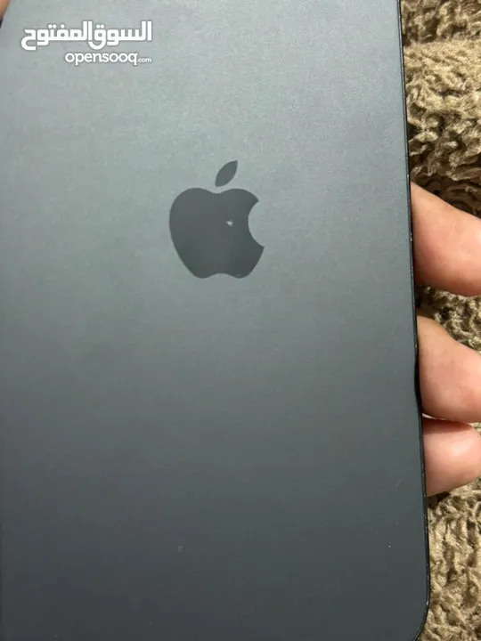 iPhone 15 جهاز