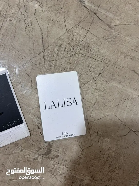 البوم بلاكبينك ليسا(LALISA) بحالة جديدة مع بوستر من جهتين وفوتوكارد اصلية  وبوستكارد وphoto book