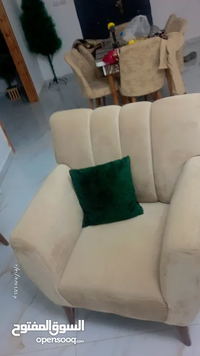 طقم كنب سبع مقاعد مستعمل شهر