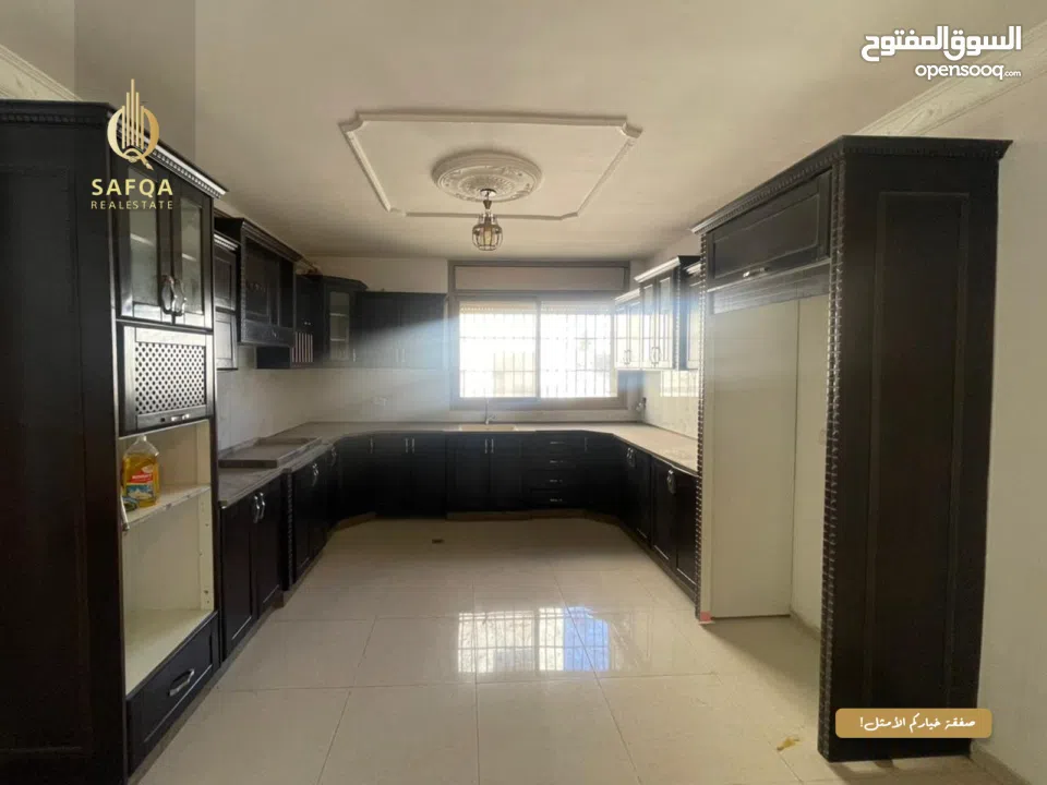 شقة بمساحة واسعة للبيع في الطيرة  ,,,  مع امكانية التأجير