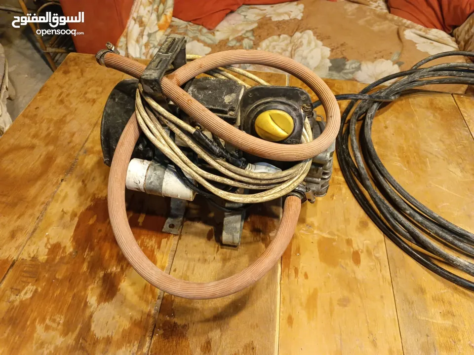 مضخه غسيل سيارات ايطالي 3بار استخدام خفيف قويه وعمليه للجادين فقط