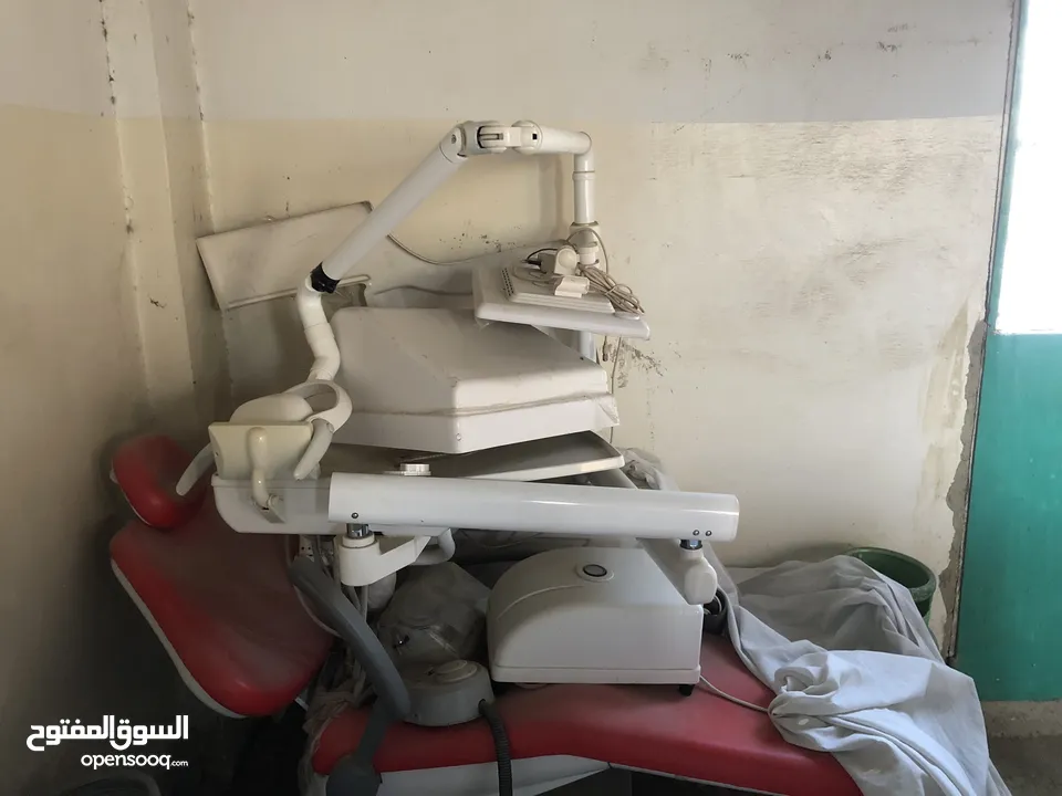 كرسي طبيب أسنان من نوع البداونة حجم صغير بسعر مغري