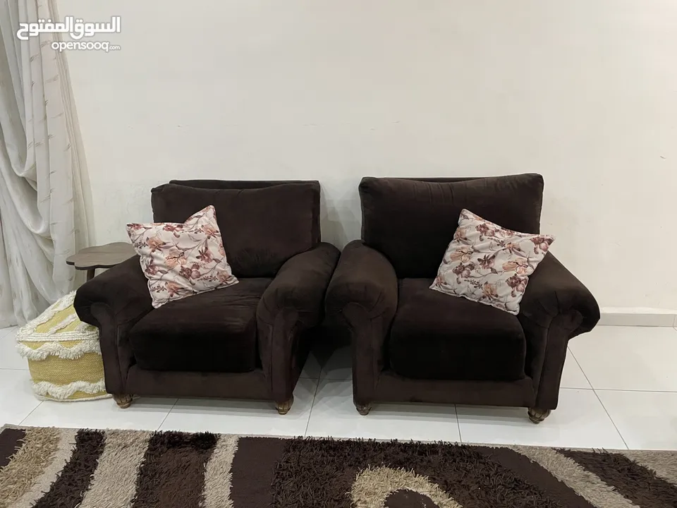 طقم كنب أمريكي لون بني  غرفة نوم شبابي بناتي سريرين ومكتبة وبيرو وخزانة