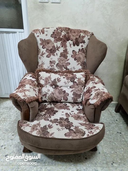 للبيع طقم كنب 7 مقاعد 3+2+1+1