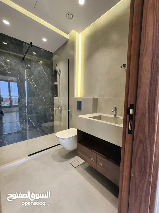 شقة فاخرة للبيع في منطقة الظهير - ref: 14486