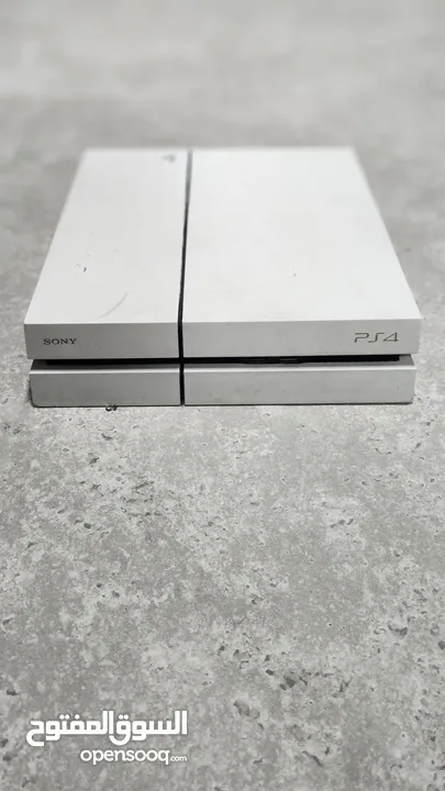 جهاز ps4 بحاله ممتاز للبيع مع 2 وحدات تحكم اصليات متوفر توصيل لكل الخارطه