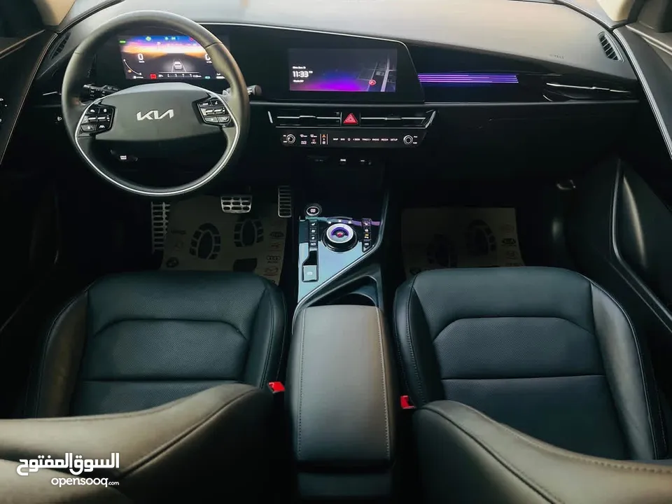كيا نيرو هايبرد 2023 الاضافات الكاملة باللون المميز