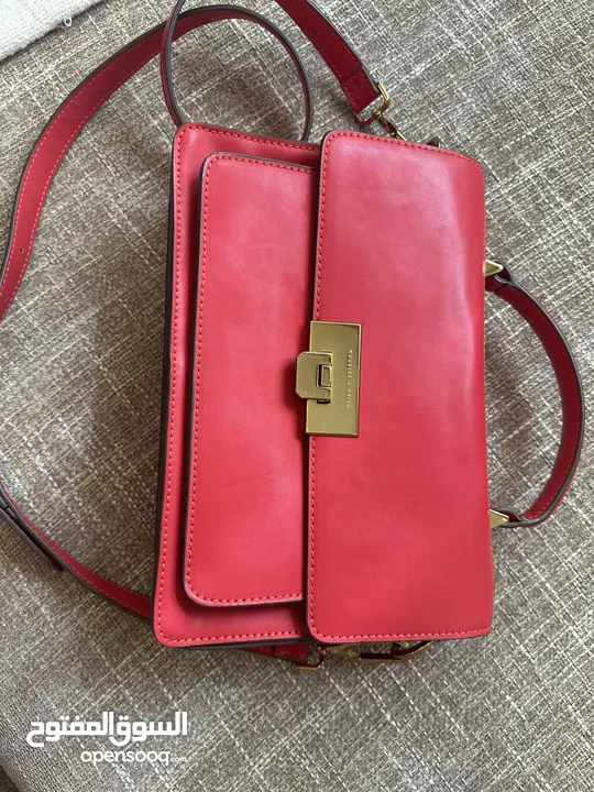 CHARLES & KEITH