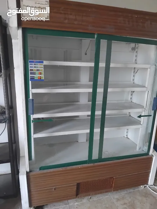 يوجد ثلاجة عرض خدمة ذاتية مستعمله نظيفه نظيفه للبيع الفوري للجادين بالشراء