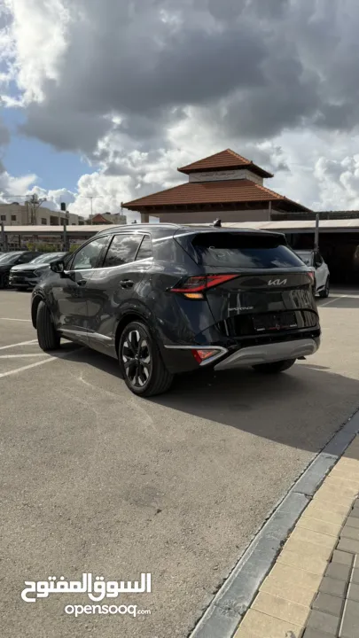 كيا سبورتاج ترخيص 2022 محرك 1600 هايبرد plug in/يقطع على الشحنه 65 كيلو متر  271 حصان