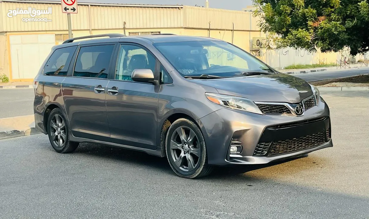 TOYOTA SIENNA 2017 USA PREMIUM  FULL OPTION