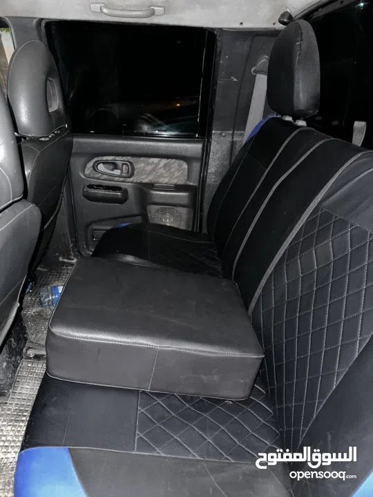 متسوبيشي ماقنومL200 2001