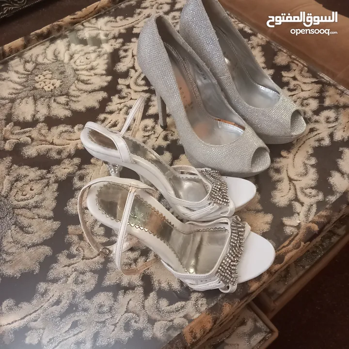 ملابس للبيع بسعر حررررق بحال الوكاله يتوفر  بلاطين جينز ،،،فساتين  شيفون ،، بلايز  مقاس 40,,,,42