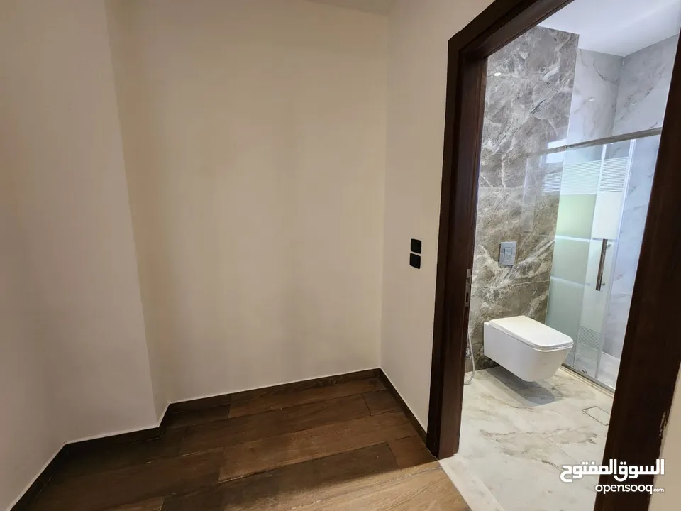 شقة للبيع على طريق المطار ( البنيات ) ref : 14364
