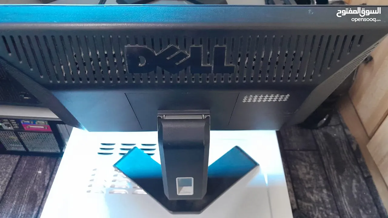 متوفر كمبيوترات نوع dell  4GB RAM Core i2المعالج 128 ssd  260GB مع شاشة وكيبورد وماوس