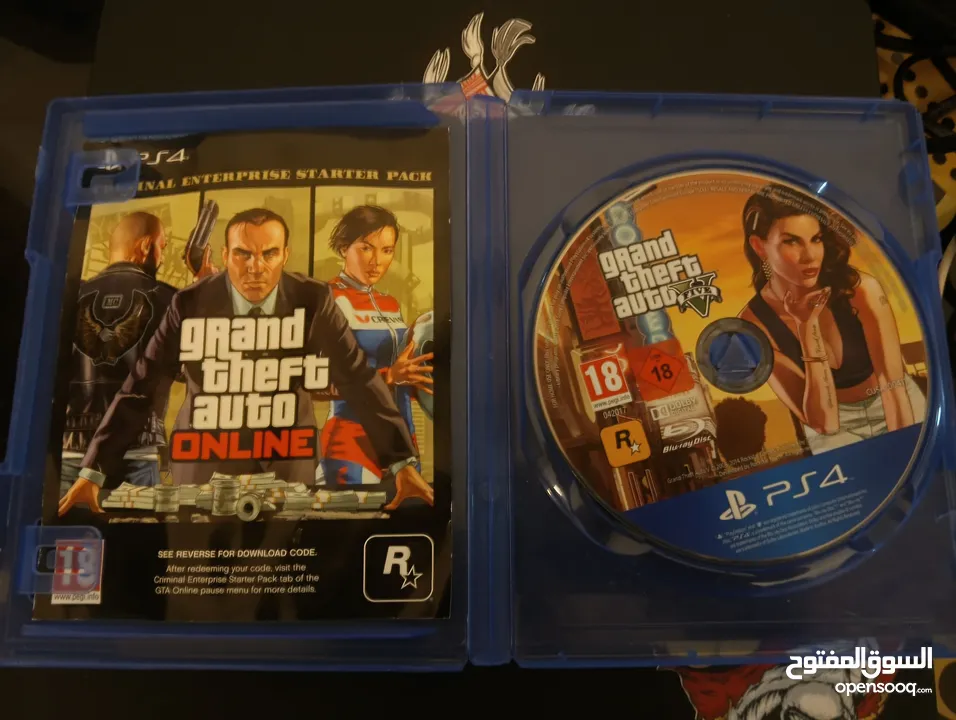 PLAYSTATION 4 SONY بحالة الوكالة توب نضافة سلم