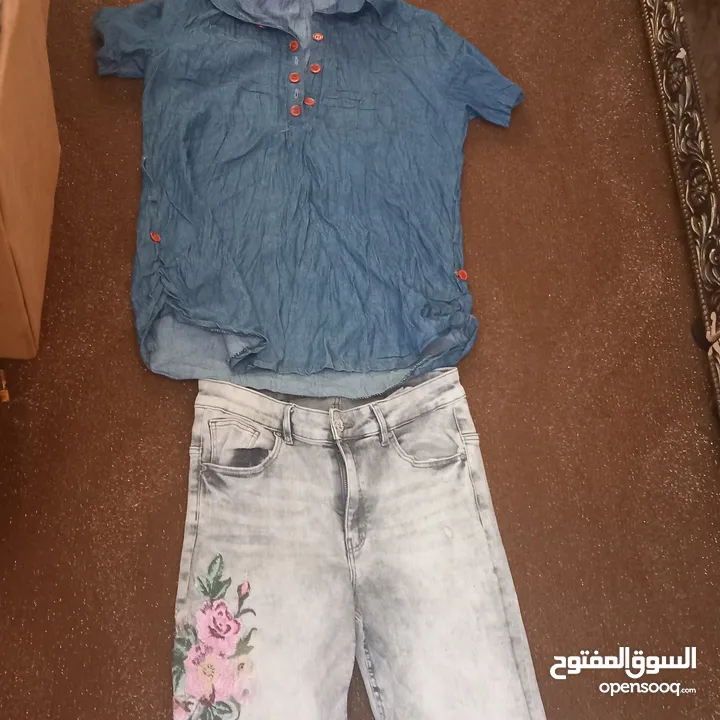 ملابس للبيع بسعر حررررق بحال الوكاله يتوفر  بلاطين جينز ،،،فساتين  شيفون ،، بلايز  مقاس 40,,,,42
