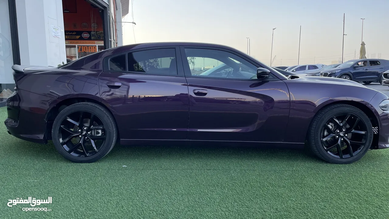 للبيع دودج تشارجر SXT موديل 2021 - لون بنفسجي داكن  2021 Dodge Charger SXT - Dark Purple Color