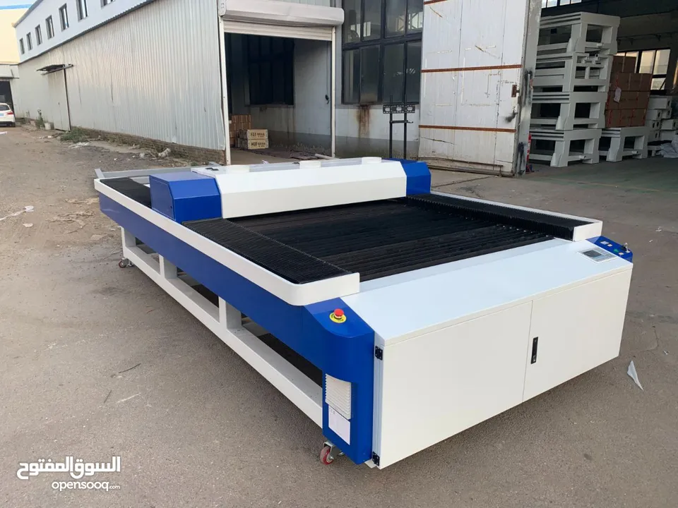 ماكينة ليزر مساحة كبيرة ( Co2 Laser 1325)