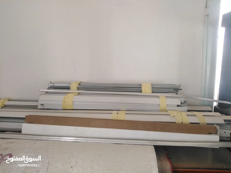 تجهيزات محلات ملابس