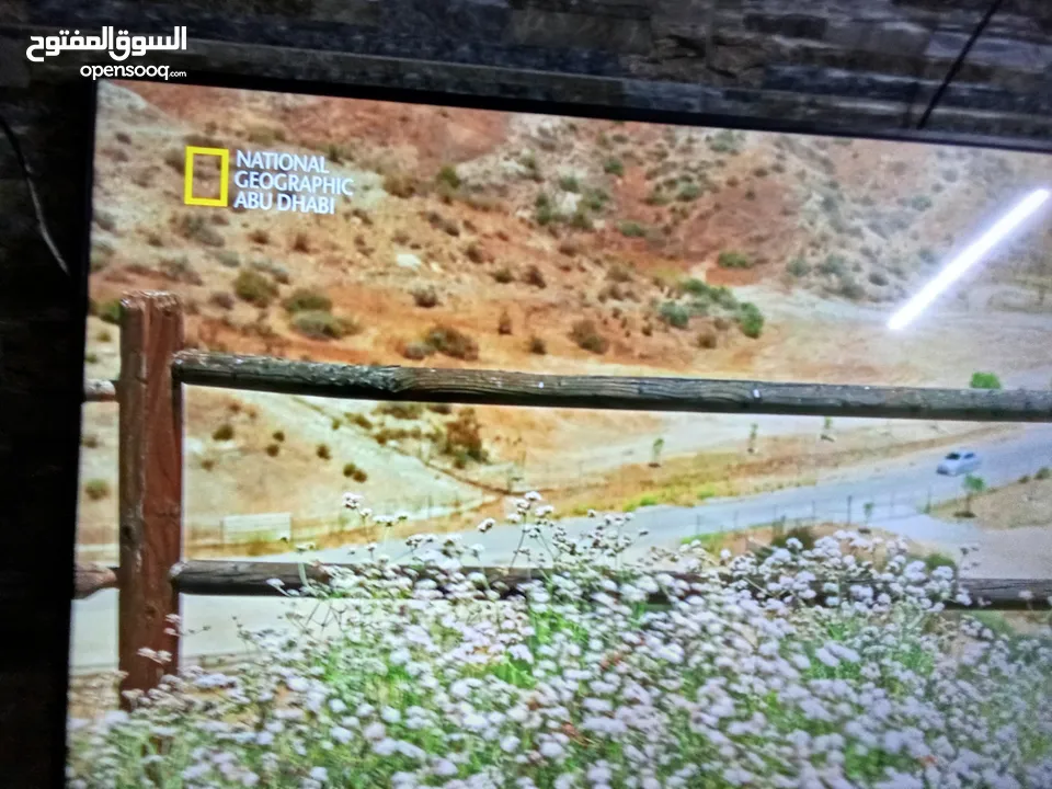 شاشه سامسونج فل hd استخدام بسيط جدا للبيع لا يوجد فيها اي نوع من المشاكل للبيع سامسونج