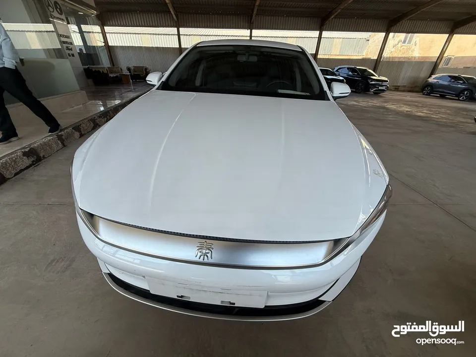 BYD QIN PLUS 2022  لون أبيض لؤلؤي مستعمل بحال الوكالة