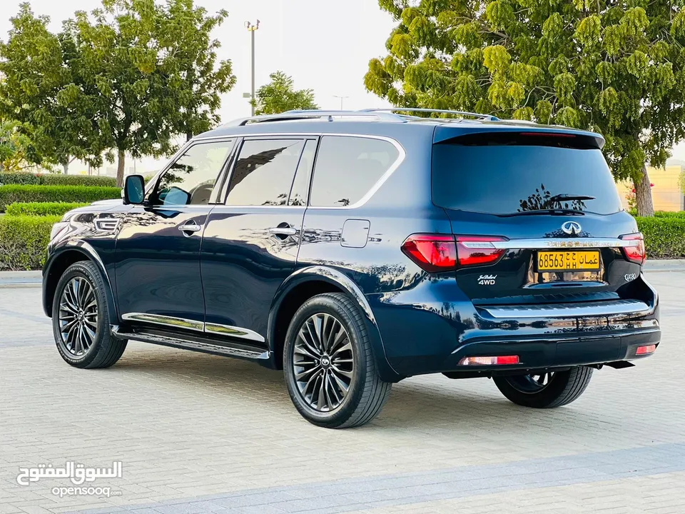 للبيع إنفينيتي QX80 2023  أعلى مواصفات وحادث خفيف