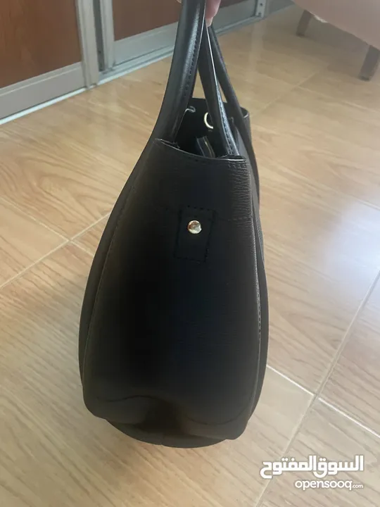 chris bella black leather purse for women. شنتة/شنطة/حقيبة كريس بيلا جلد اسود نسائية حجم كبير جديدة