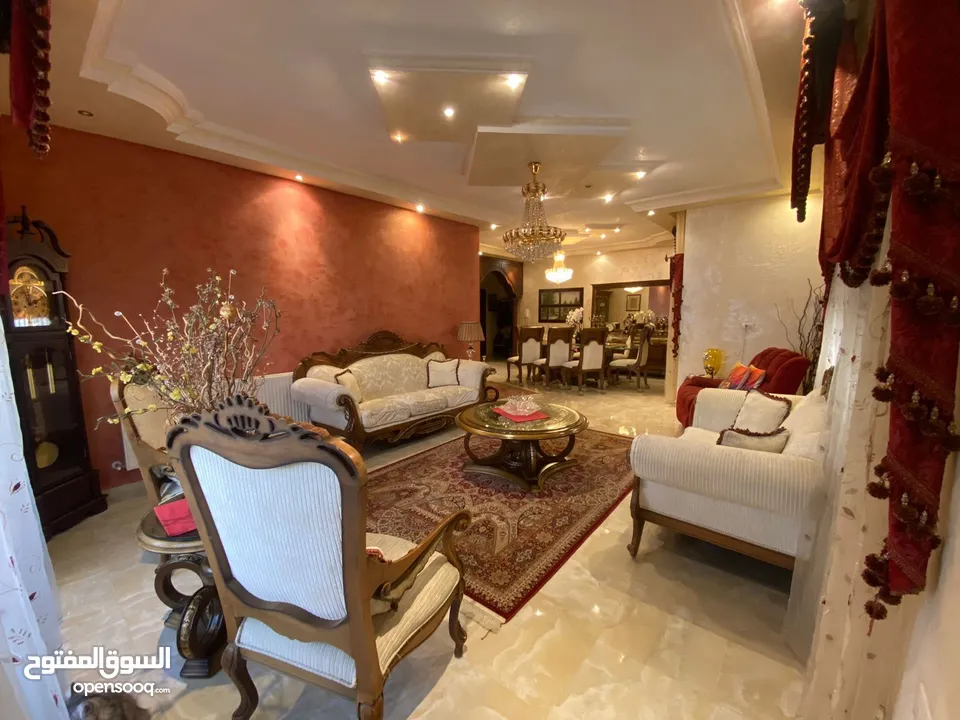 عمارة عائلية للبيع ام اذينه الجنوبي منطقه فلل بسعر مناسب جدا