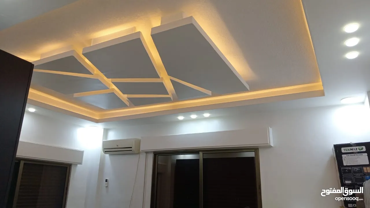 شقة طابقية للبيع خلف الواو و الونك و مسجد المهتدون الزرقاء الجديدة.. لعائلة مغتربين استعمال قليل