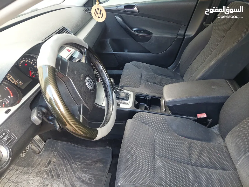 فولسفاجن باسات ستيشن 2009 5 ركاب واسعة في الداخل كذلك الديه كبيره