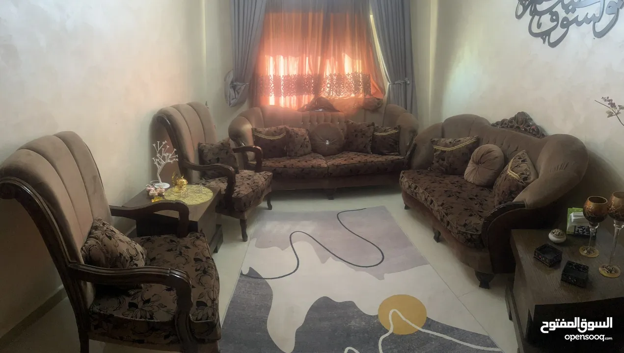 طقم كنب للبيع استعمال جدا خفيف