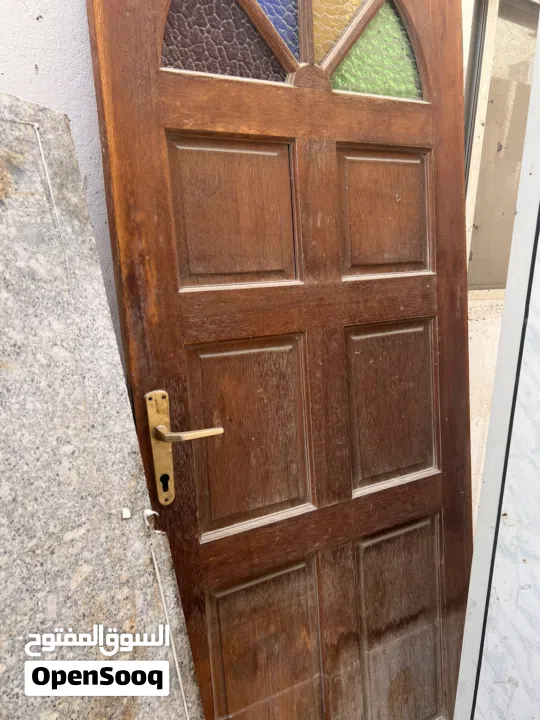 للبيع باب جميل مع الفريم