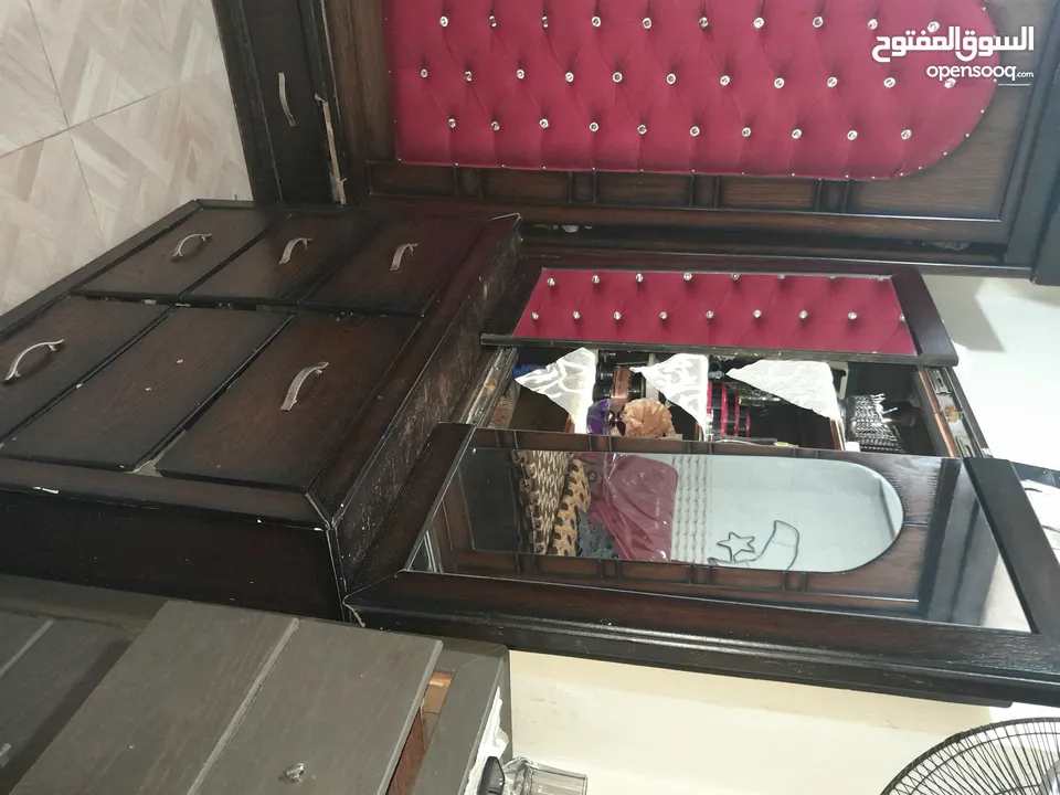 غرفة نوم بحالة جيدة جداا للبيع للتواصل واتس اب