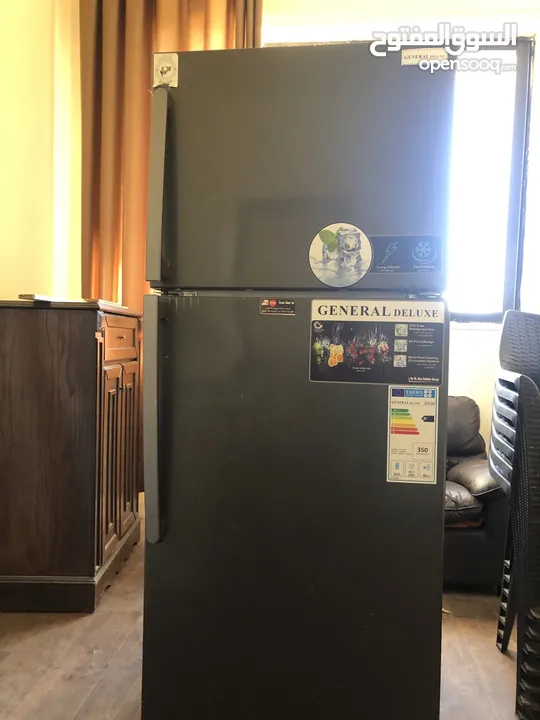 General Deluxe Refrigerator
