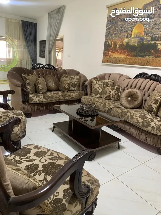 طقم كنب بحاله ممتازه للبيع