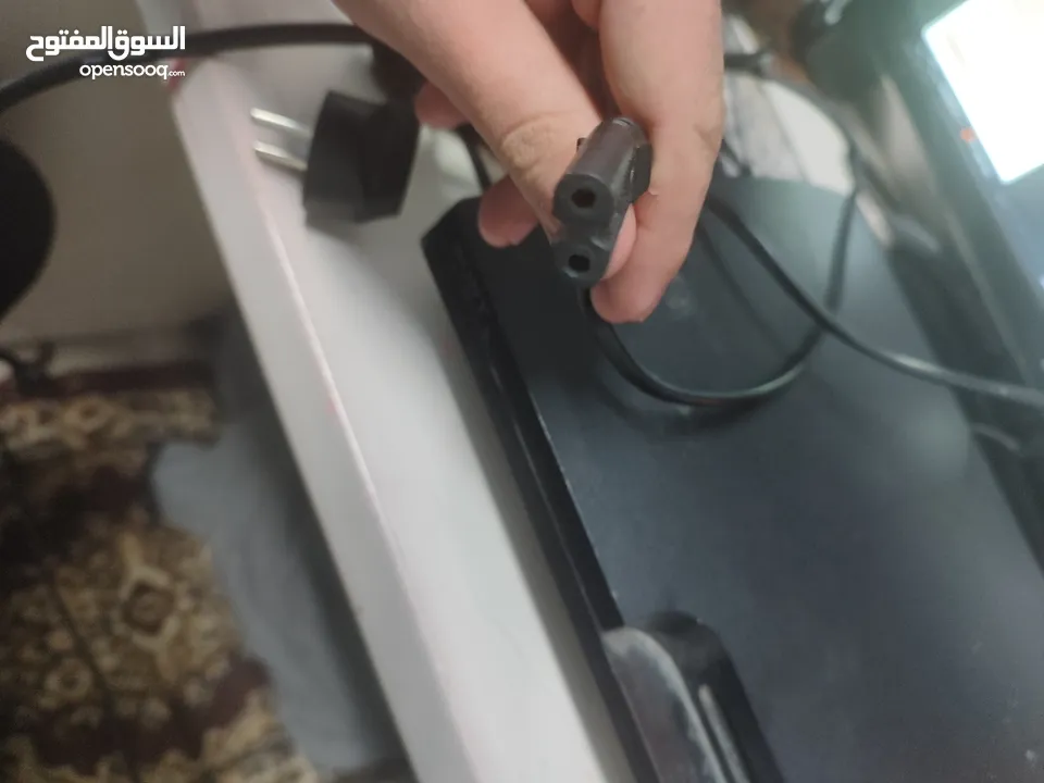 ps3 slim مع ايدتين